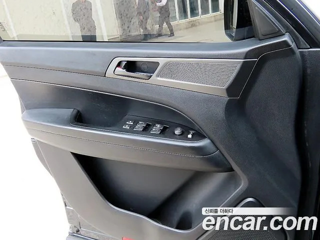 KG_Mobility_Ssangyong Rexton Новый Rexton Sport Khan Дизель 2.2 2WD — Фото автомобиля 11