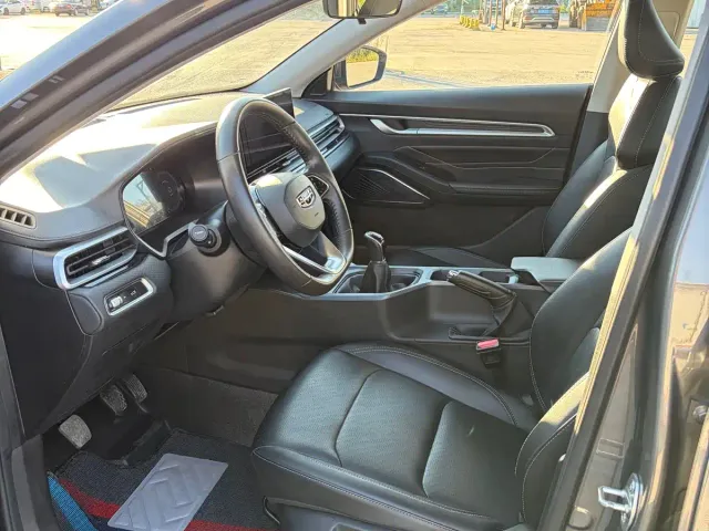 Geely Emgrand — Фото автомобиля 4