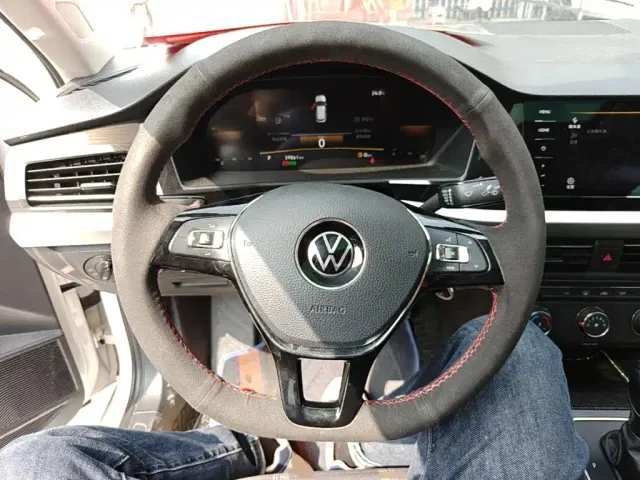 Volkswagen Lavida — Фото автомобиля 10
