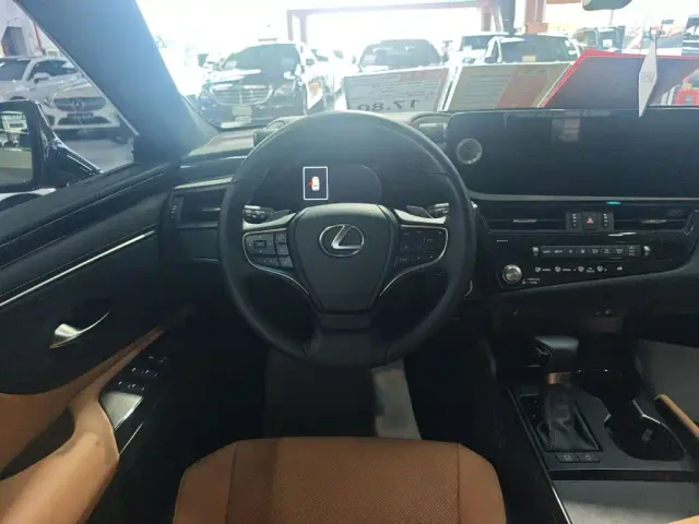Lexus ES — Фото автомобиля 2