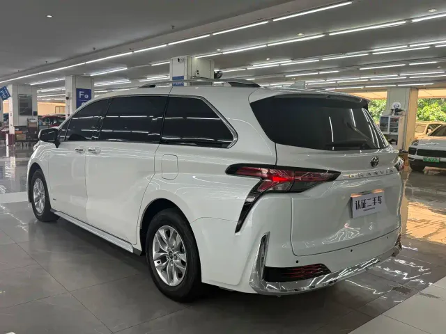 Toyota Granvia — Фото автомобиля 23