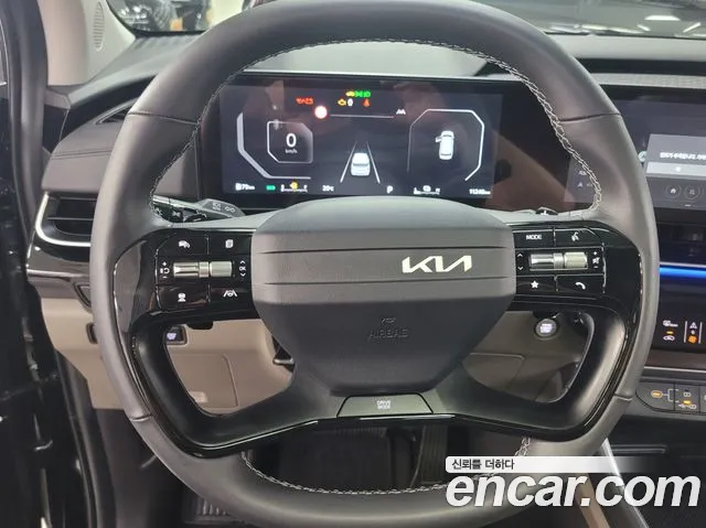 Kia Carnival Generation 4 — Фото автомобиля 3