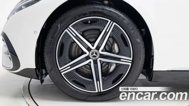 Mercedes-Benz EQS — Фото автомобиля 5