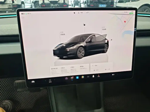 Tesla Model 3 — Фото автомобиля 12