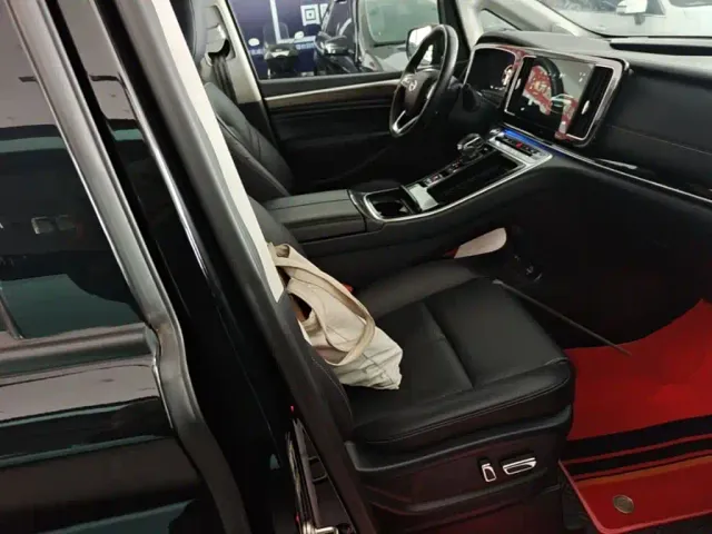 GAC Trumpchi M8 — Фото автомобиля 24