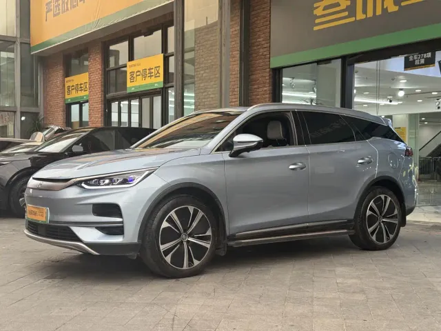 BYD Tang — Фото автомобиля 4