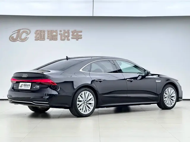 Audi A7L — Фото автомобиля 5