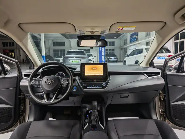 Toyota Corolla — Фото автомобиля 7
