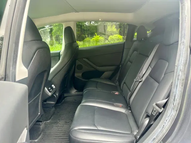 Tesla Model Y — Фото автомобиля 8