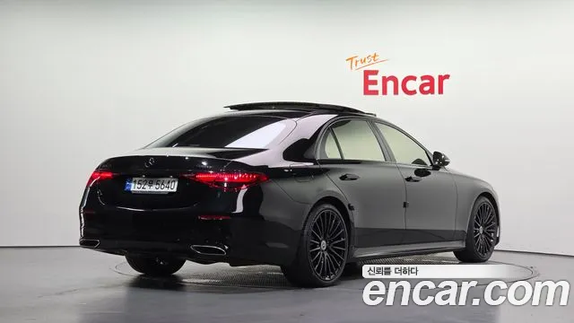 Фотография автомобиля — Mercedes-Benz S-Class