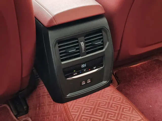 BMW 3 Series — Фото автомобиля 12