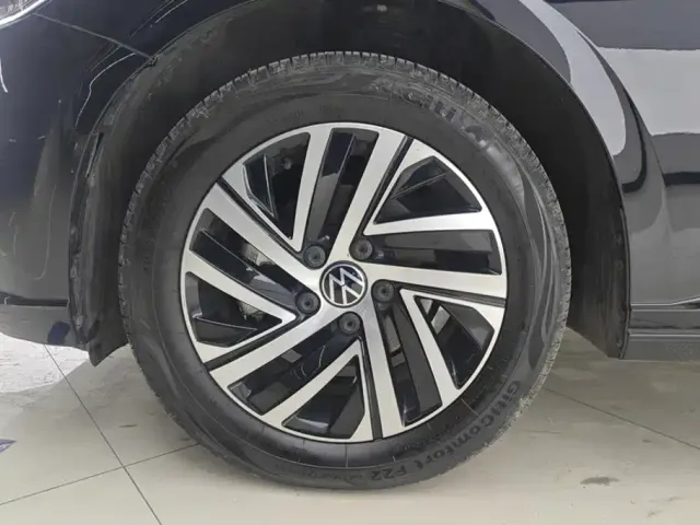 Volkswagen Lavida — Фото автомобиля 6