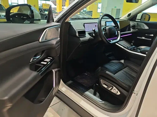 Xpeng G9 — Фото автомобиля 15