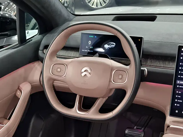 Nio EC6 — Фото автомобиля 14
