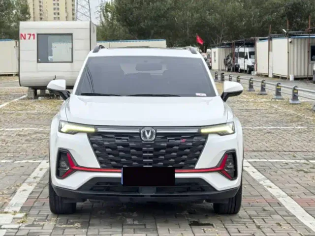 Changan CS35 Plus — Фото автомобиля 2
