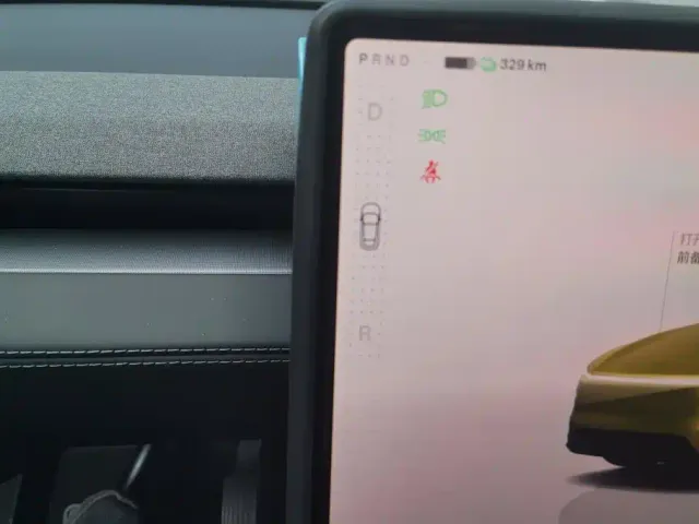 Tesla Model Y — Фото автомобиля 15
