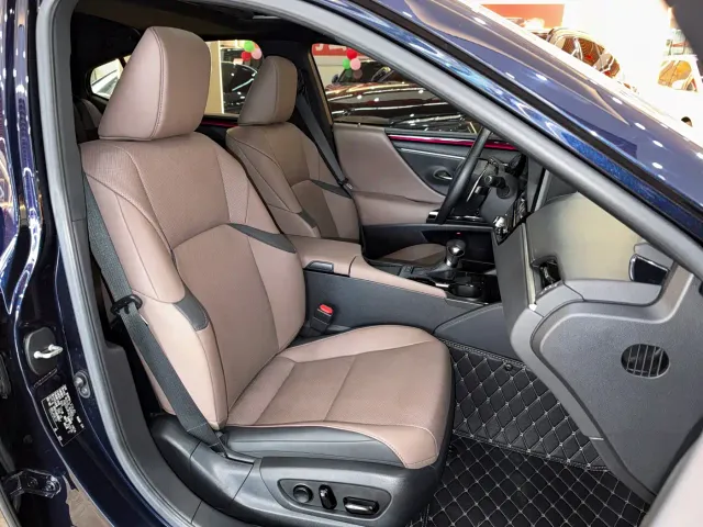 Lexus ES — Фото автомобиля 12