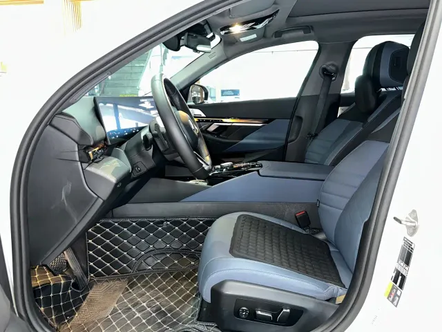 BMW i5 — Фото автомобиля 5