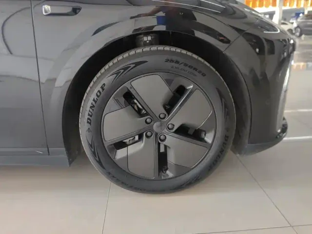 Li Auto i6 — Фото автомобиля 6