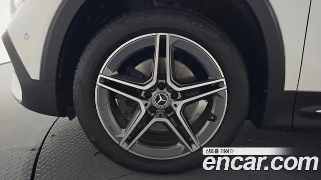 Mercedes-Benz GLB-Class — Фото автомобиля 5