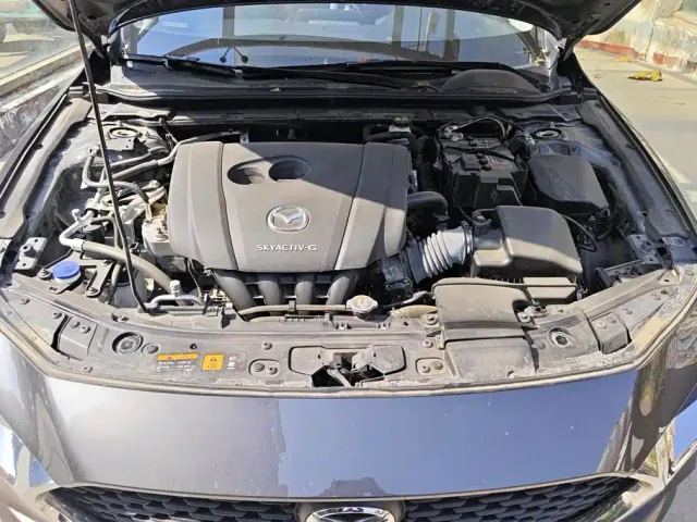 Mazda Axela — Фото автомобиля 10