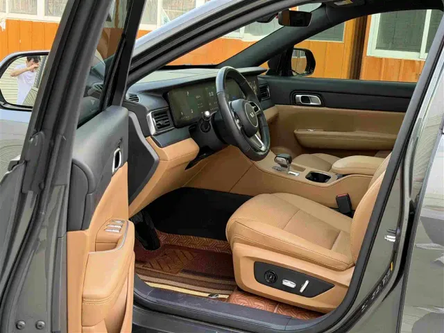 Li Auto ONE — Фото автомобиля 7
