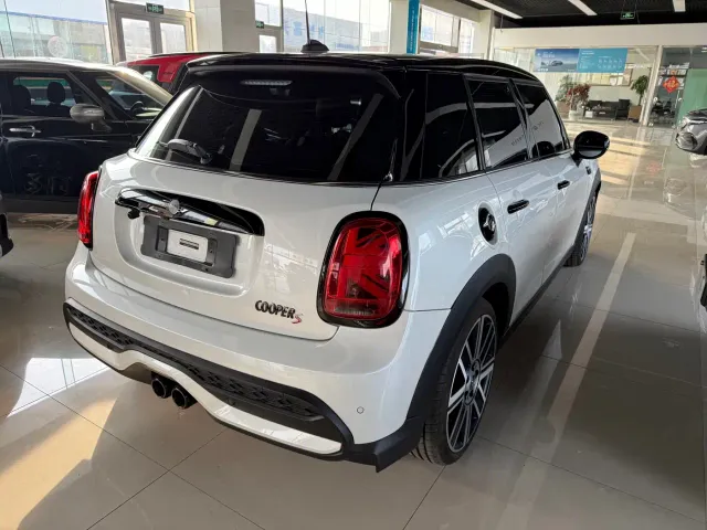 MINI Hatch — Фото автомобиля 6