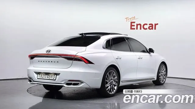 Hyundai Grandeur — Фото автомобиля 2