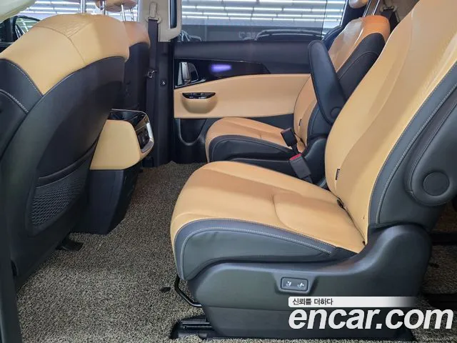 Kia Carnival Generation 4 — Фото автомобиля 15
