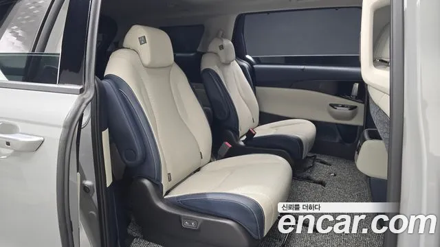 Kia Carnival — Фото автомобиля 12