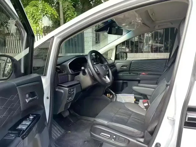 Honda Elysion — Фото автомобиля 2