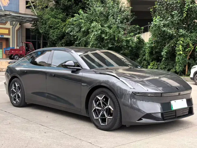 Lynk & Co Z10 — Фото автомобиля 2