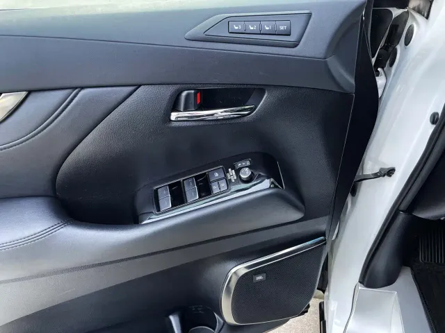 Toyota Vellfire — Фото автомобиля 7