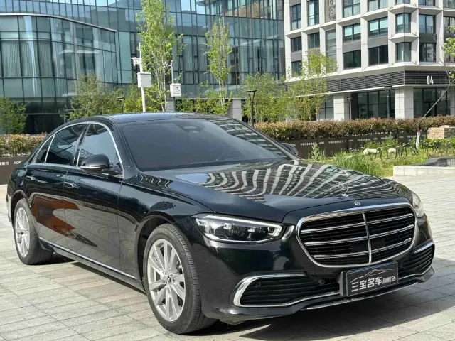 Mercedes-Benz S-Class — Фото автомобиля 3