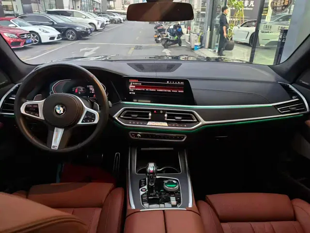 BMW X7 — Фото автомобиля 8