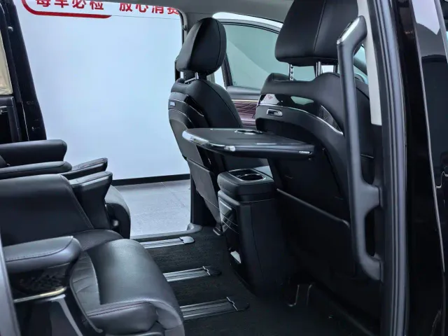 GAC Trumpchi M8 — Фото автомобиля 10