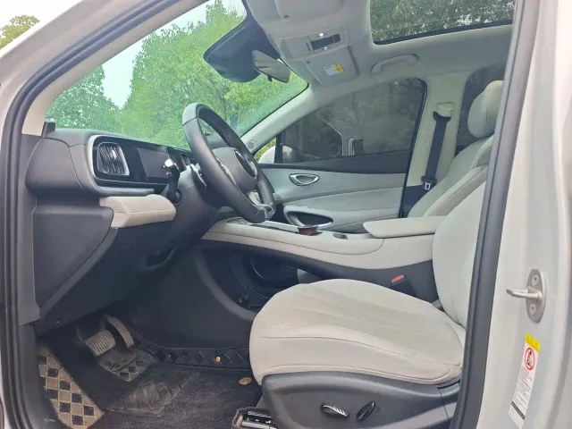 BYD Sealion 05 EV — Фото автомобиля 8