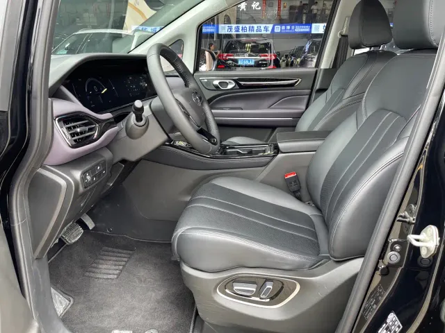 GAC Trumpchi M6 — Фото автомобиля 5