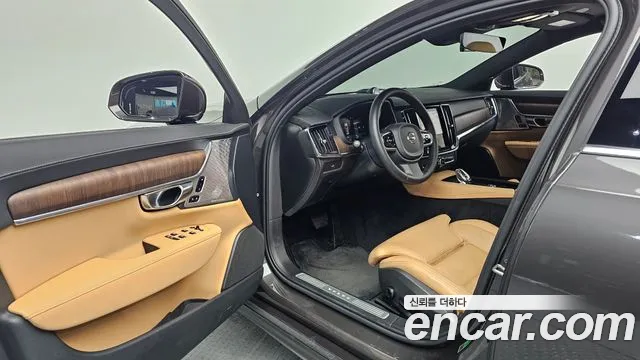 Volvo S90 — Фото автомобиля 15