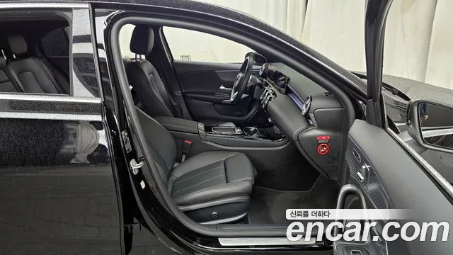 Mercedes-Benz A-Class — Фото автомобиля 11
