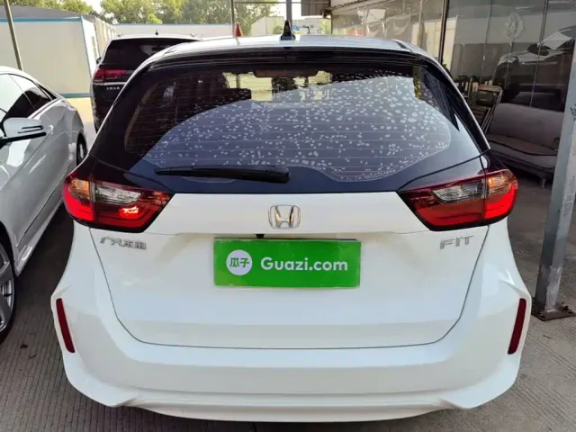 Honda Fit — Фото автомобиля 5
