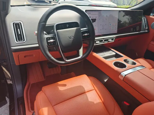 Li Auto L8 — Фото автомобиля 5