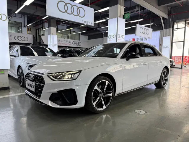 Фотография автомобиля — Audi A4L