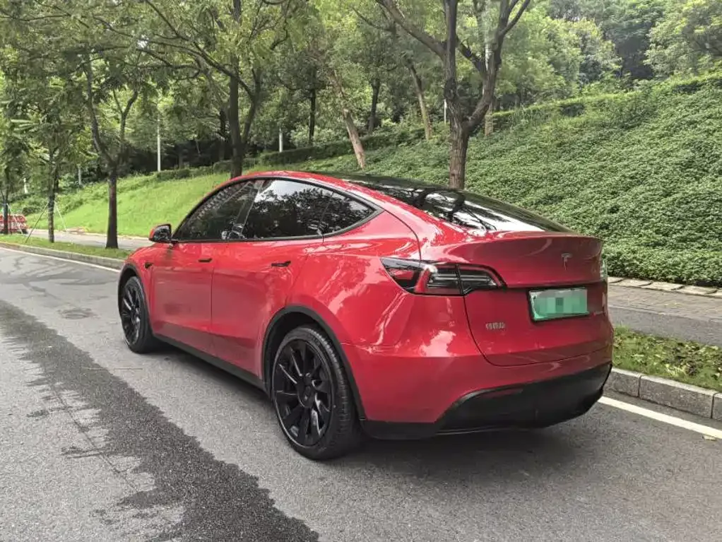 Tesla Model Y 2022 Facelift Rear-Wheel Drive Version — Фото автомобиля 4