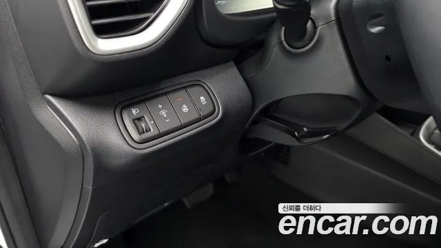 Hyundai Venue — Фото автомобиля 25