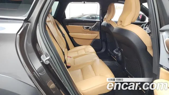 Вольво V90 — Фото автомобиля 11