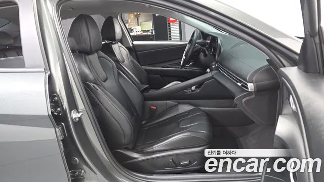 Hyundai AVANTE Avante (CN7) — Фото автомобиля 10