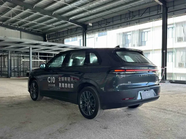 Leapmotor C10 — Фото автомобиля 6