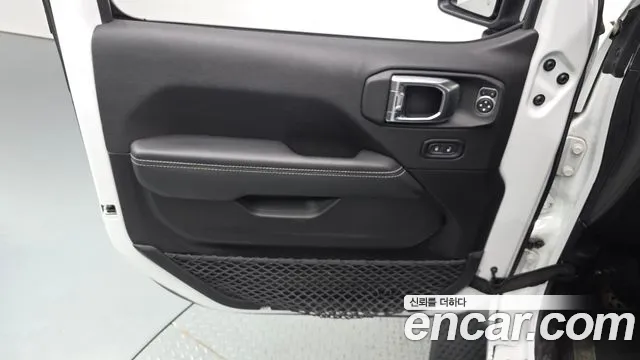 Jeep Wrangler JL — Фото автомобиля 13
