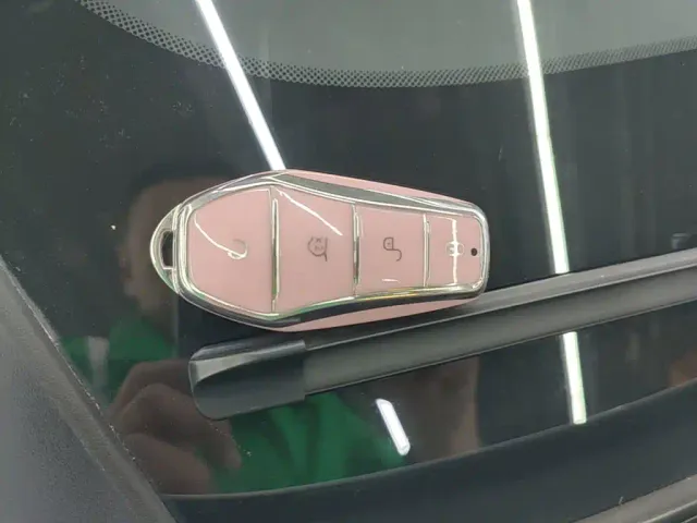 BYD Seal 05 DM-i — Фото автомобиля 8